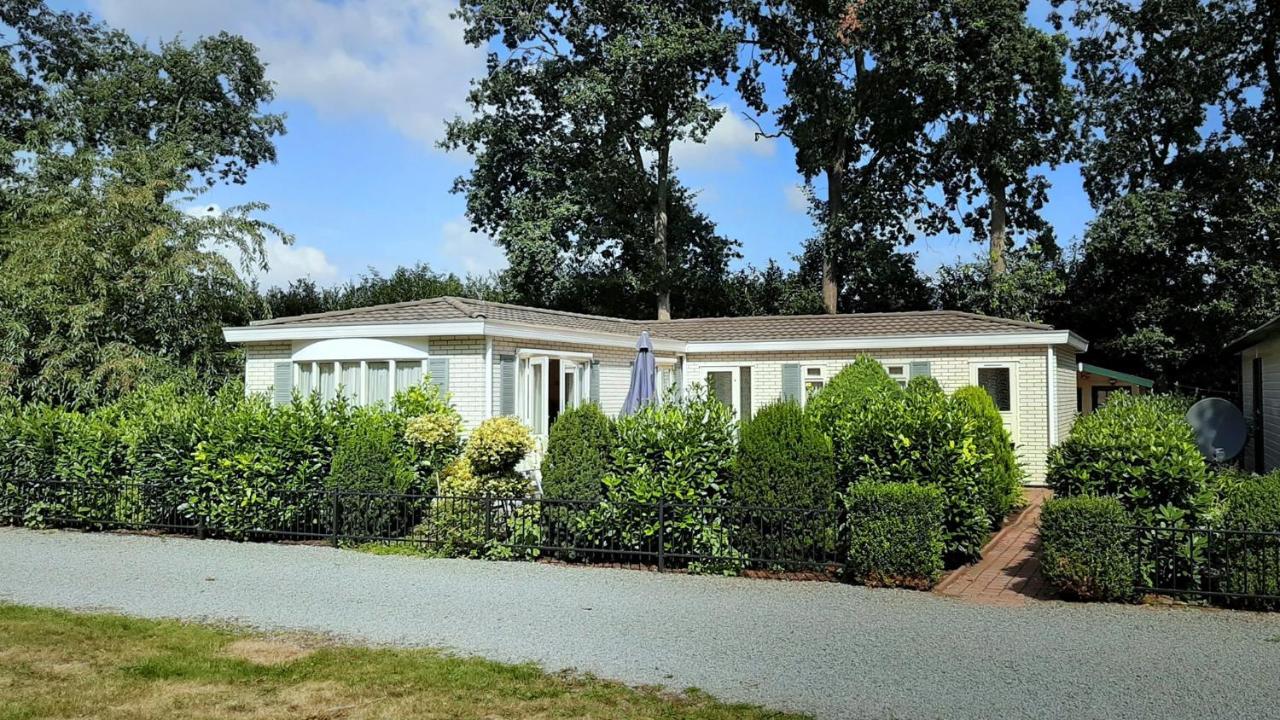 Chalet 42 'Vuursteenberg' Bospark Ijsselheide Zwolle Hattemerbroek Extérieur photo